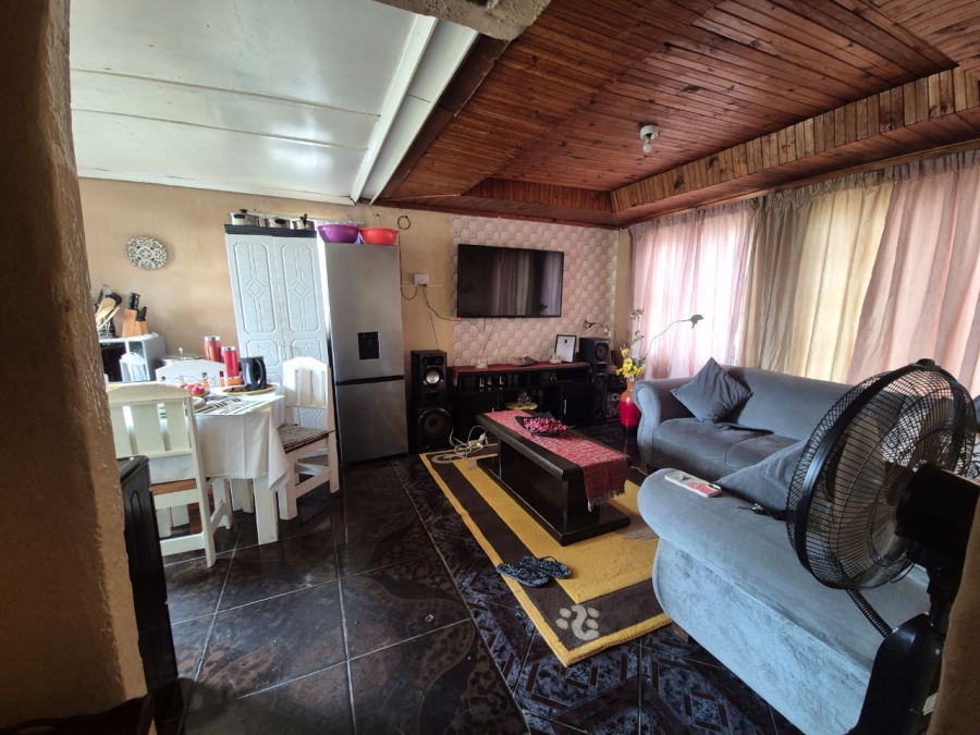 2 Bedroom Property for Sale in Kwa Nobuhle Eastern Cape